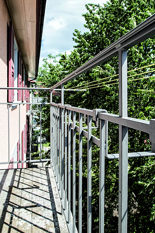 Balkongeländer angepasst, Südfassade